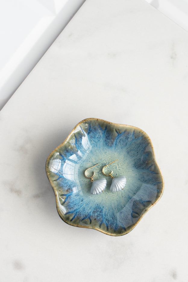 Dainty Sea Shell Bead Earrings (Blue)