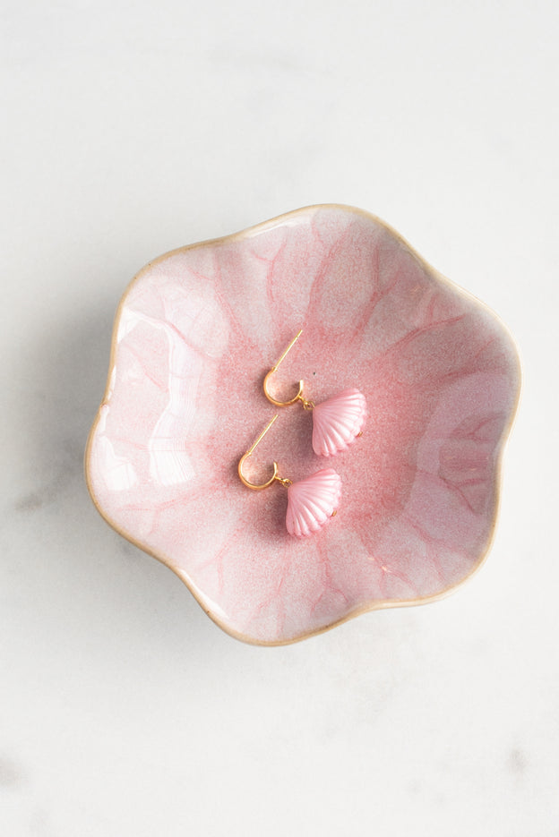 Dainty Sea Shell Bead Earrings (Pink)